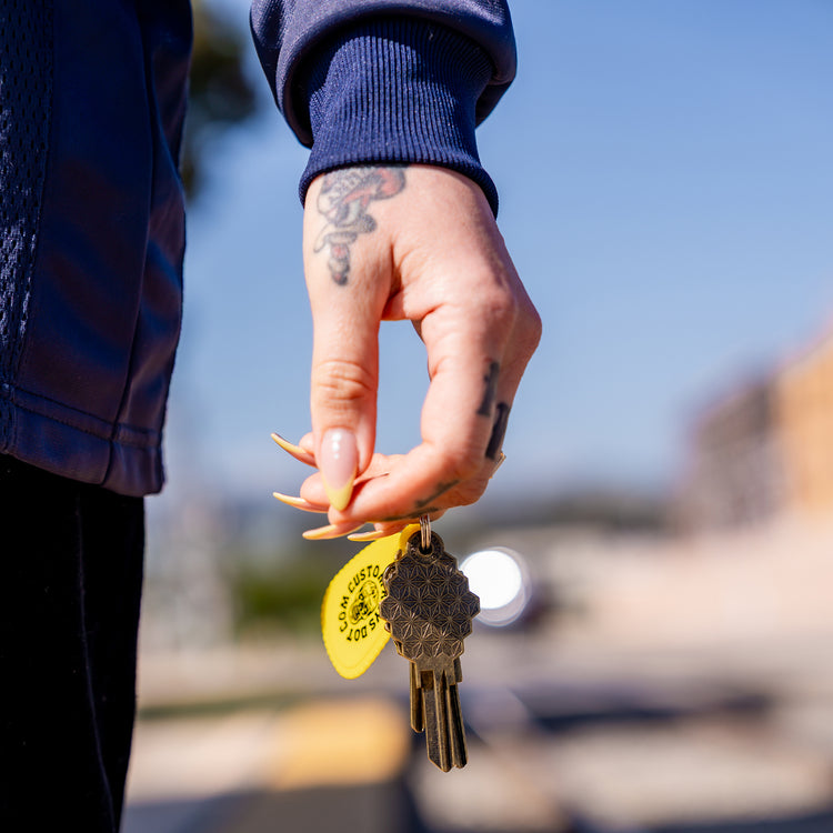 Holding Asanoha Key Blank