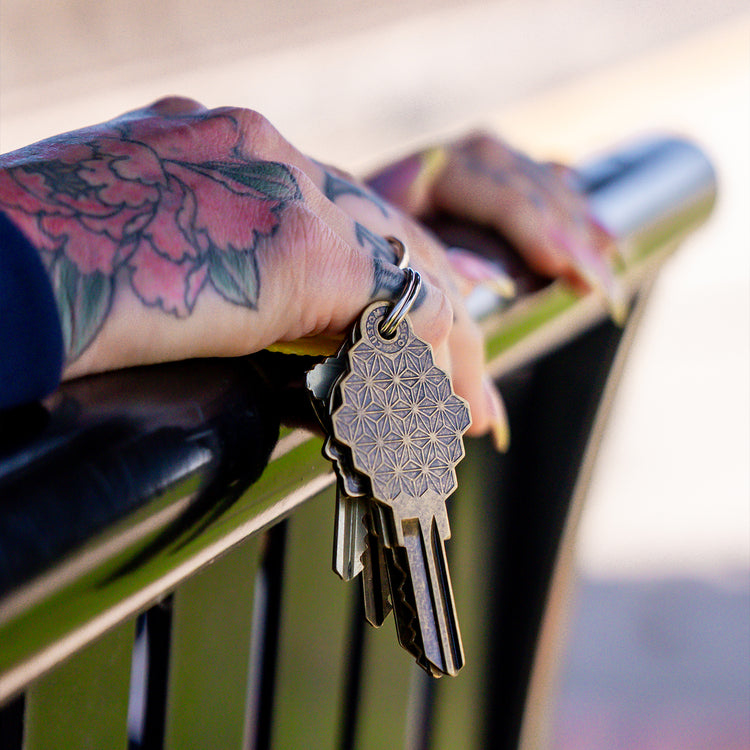 Asanoha Key in Hand