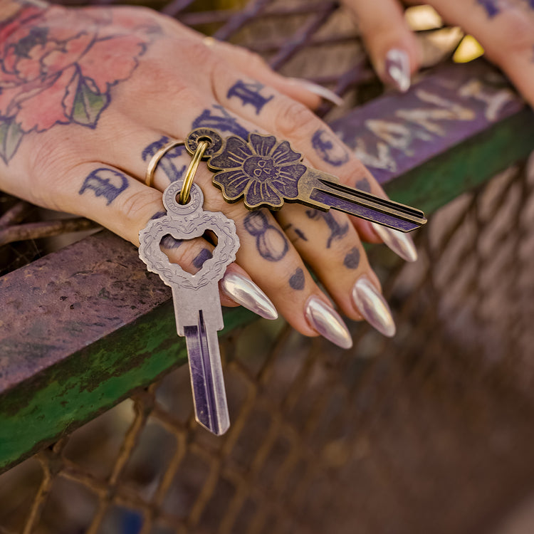 Barbed Wire Heart Key - Silver KW1
