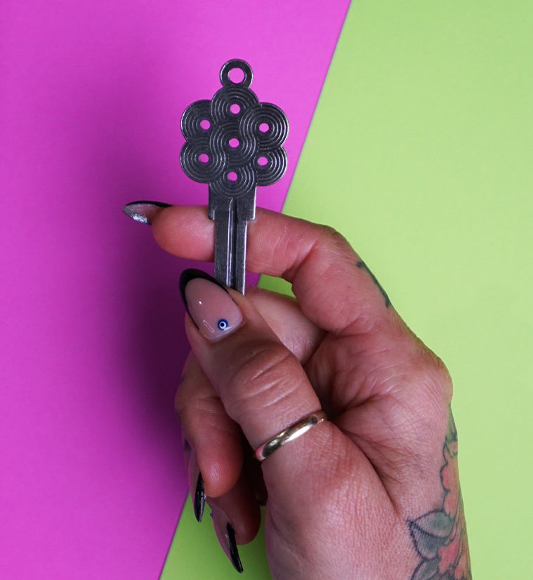 Full Circle Key - Silver – CustomKeys.com
