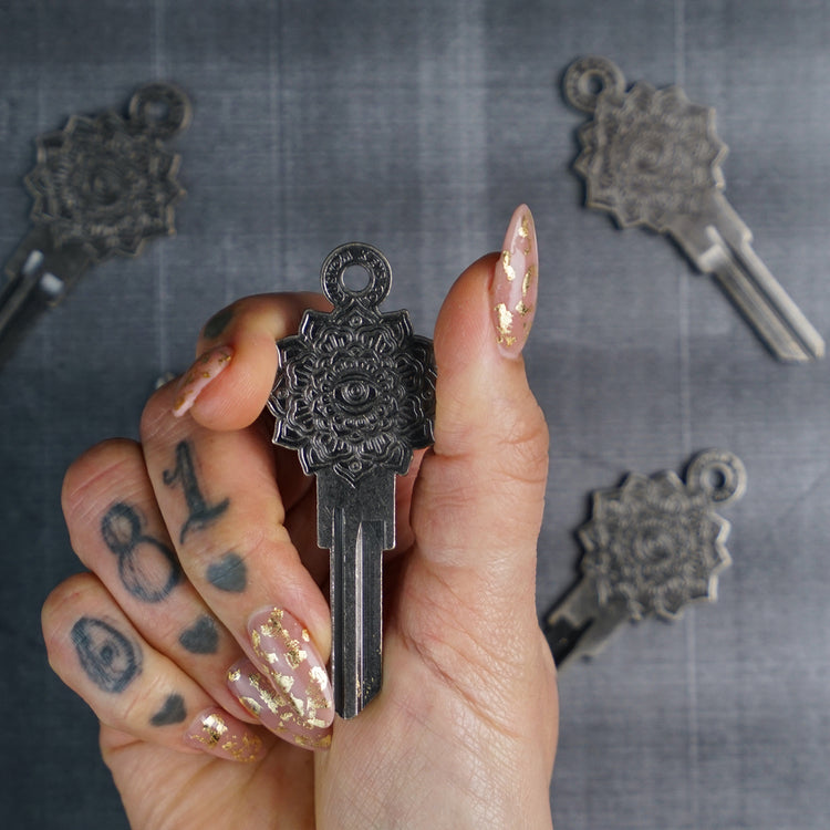 Mandala kw1 Custom Key - Silver